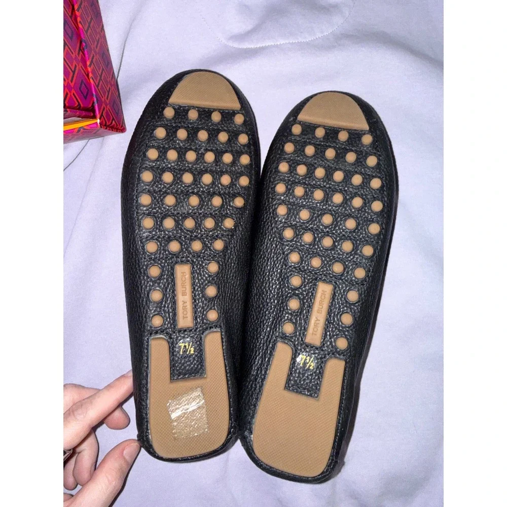 Tory Burch Everly Driver Black Tumbled Leather Loafers Gold Logo 85159 Size 7.5